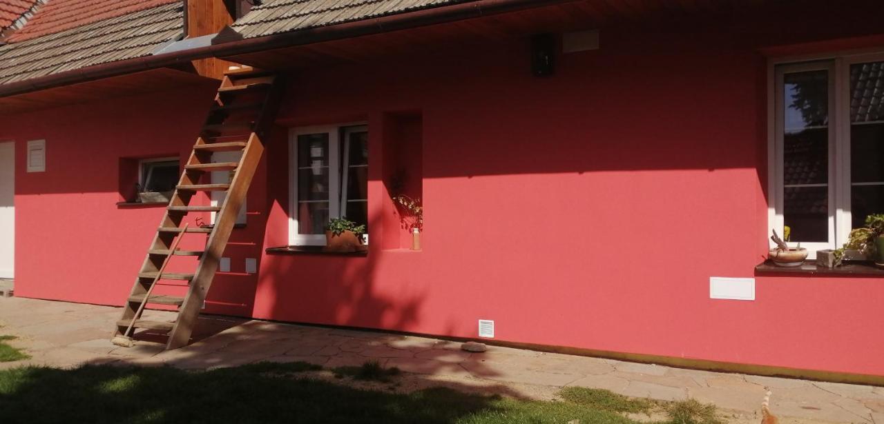 Keramicky A Vytvarny Atelier Konesin Εξωτερικό φωτογραφία